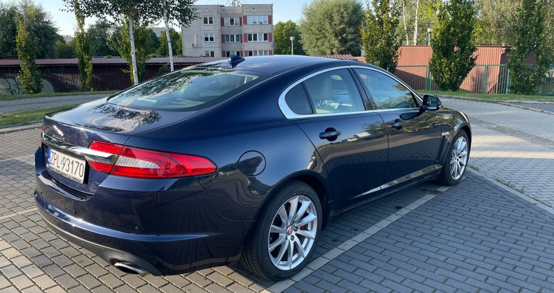 Jaguar XF cena 66700 przebieg: 105000, rok produkcji 2015 z Police małe 92